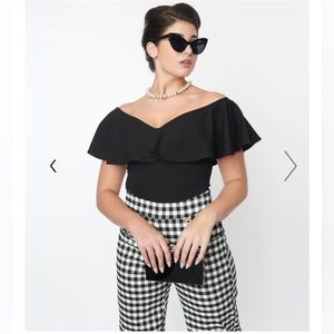 Unique Vintage 1950s Black Off Shoulder Ruffle Frenchie Knit Top Size L